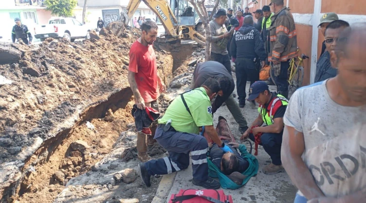 deslave deja a trabajadores sepultados en Ecatepec