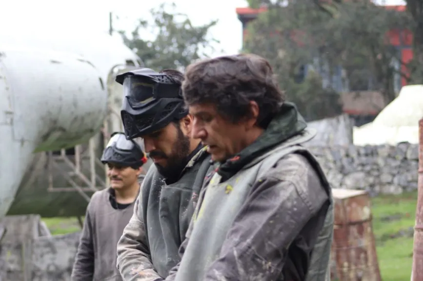 El equipo dirigido por Héctor Martínez, conocido como “Resistencia”, demostró una gran cohesión y estrategia, llevándolos a la victoria en esta emocionante contienda. Su habilidad para trabajar en conjunto les permitió superar a sus rivales con eficacia.