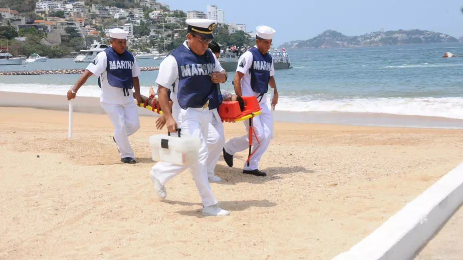 Marina Operación salvavidas4.jpg