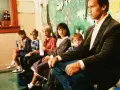 Arnold-Schwarzenegger-detective-en-el-kinder