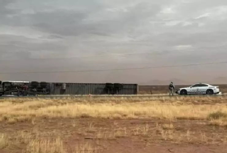 tráiler volcó carretera Chihuahua a Juárez