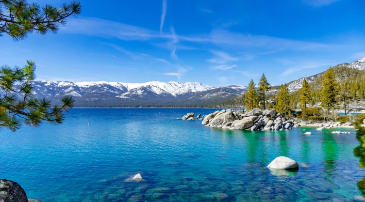 Uno de los lagos más bellos del mundo está en California.jpg