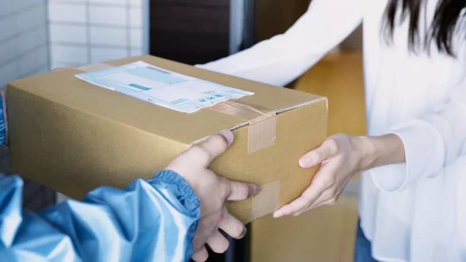 Esta nueva modalidad de estafa consiste en enviar paquetes que la gente nunca pidió