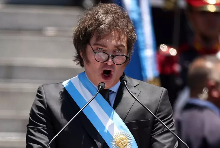 javier-milei-recorta-trabajadores-argentina