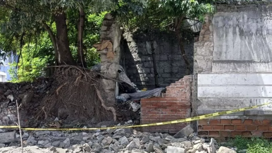 FOTOS: Así sucedió el colapso de una barda en la colonia Santa Anita en Puebla hoy ¿Hay heridos?