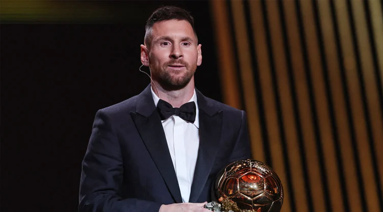 Lionel Messi con su octavo Balón de Oro