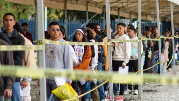¡Lo cacharon! Aspirante usa gafas con IA en examen de admisión de la Universidad de Michoacán y lo sorprenden