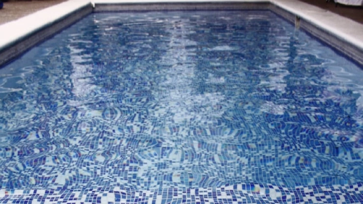 muere niño ahogado en escuela