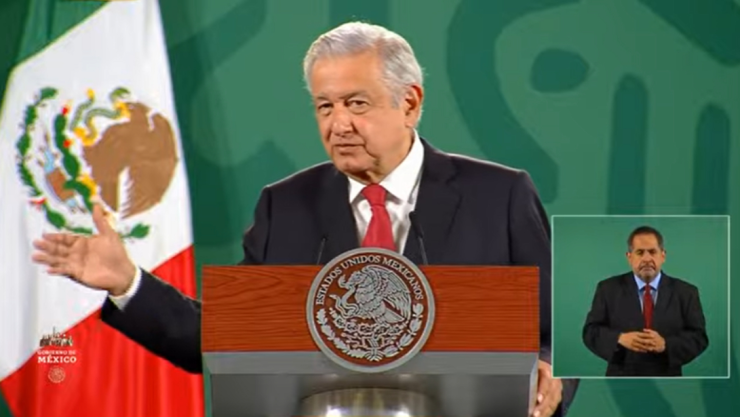 amlo-azucena-uresti.jpg