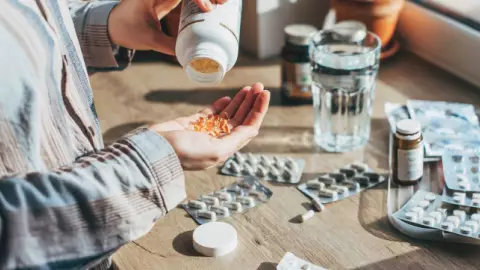 Estados Unidos emite alerta por medicamentos milagro letales a base de tejocote