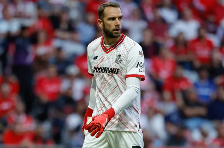 Se terminó: Pau López regresa a España y abandona el Toluca