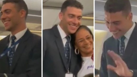 Video Pasajeras reciben a ‘sobrecargo guapo’ con aplausos y gritos