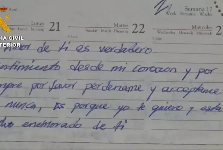 nota-estafadores-brad-pitt