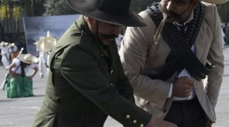Revolución Mexicana desfile militar