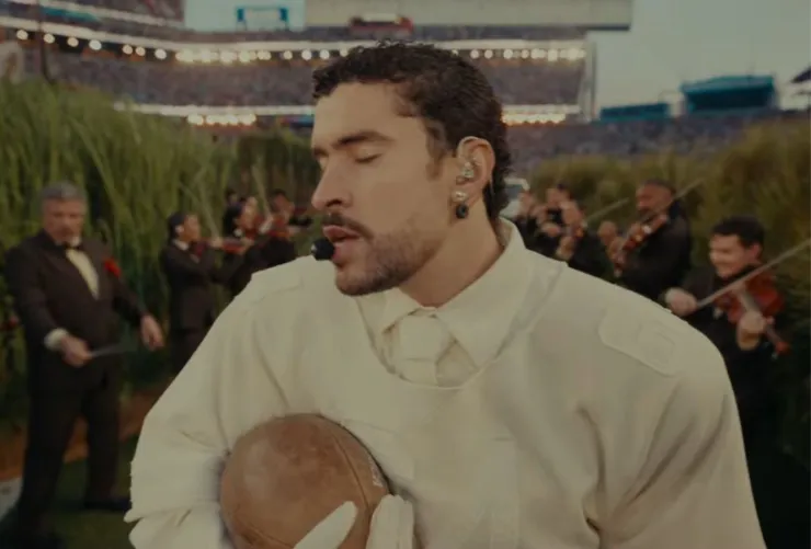 Xóchitl Martínez, la violinista mexicana que brilló con Bad Bunny en el Super Bowl 2026