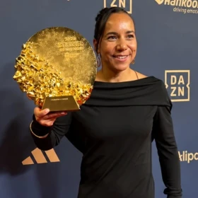 Charlyn Corral, mexicana ganadora del Balón de Oro: “A las críticas les mostraría el trofeo y nada más; desde pequeña he sido un fenómeno”