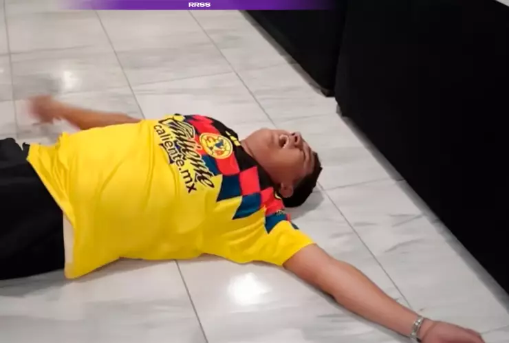 americanista llorando