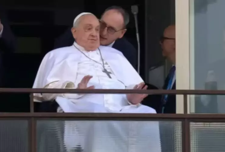 Papa Francisco aparece hoy domingo 23 de marzo de 2025 ¿Cuál es su estado de salud y cuándo regresa al Vaticano?