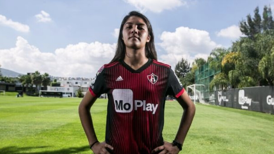 Alison González