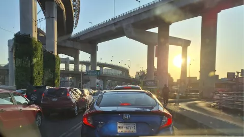 Tráfico en Periférico provoca caos vial