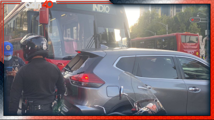 auto choca contra Metrobús CDMX