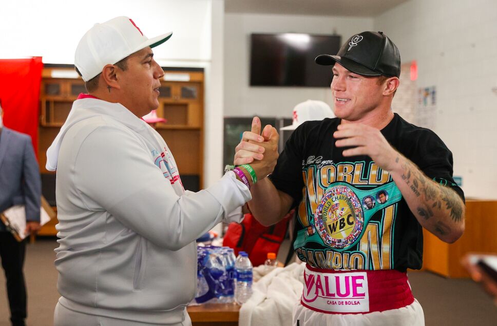 Eddy Reynoso entrenador de Canelo Álvarez