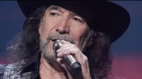 ¡Bombazo! El Buki regresa a los escenarios con Tour Gratitud 2026