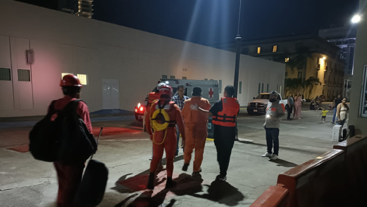 Marina evacua a tripulante fracturado en buque de Veracruz