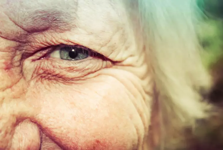 ¿Cuáles son los hábitos que te hacen envejecer más rápido?