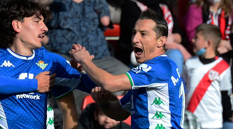 Andrés Guardado con el Betis