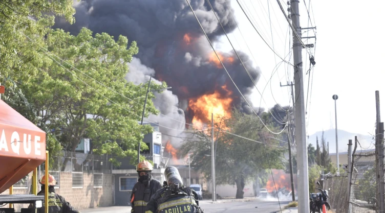 explosion-incendio-tlaquepaque-fabrica-aerosoles-jalisco-heridos.jpg
