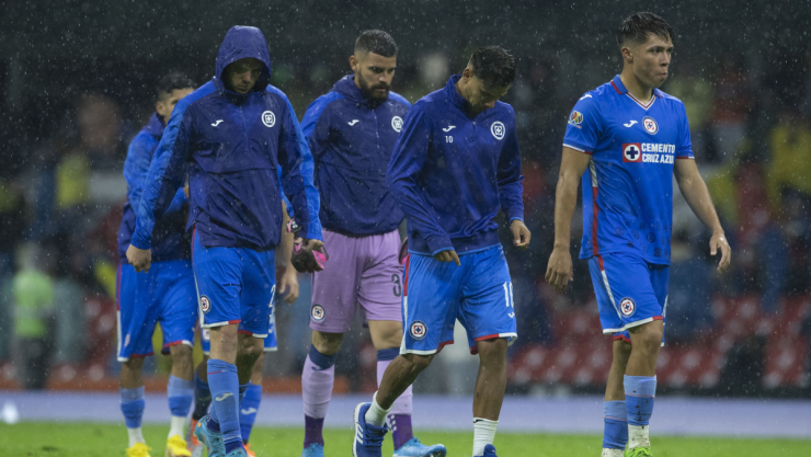 Jugadores del Cruz Azul despu&eacute;s de la goleada ante Am&eacute;rica