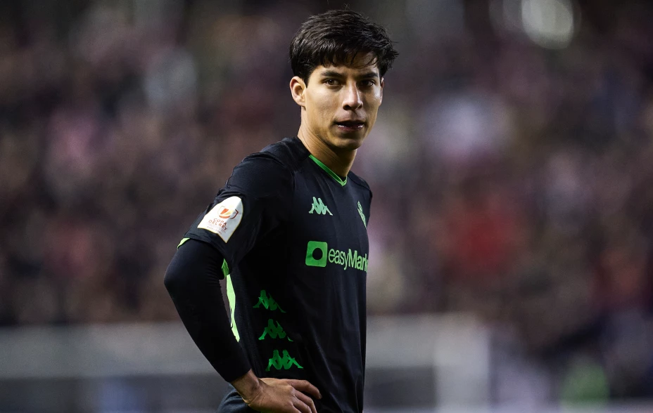 Diego Lainez fue intervenido quirúrgicamente