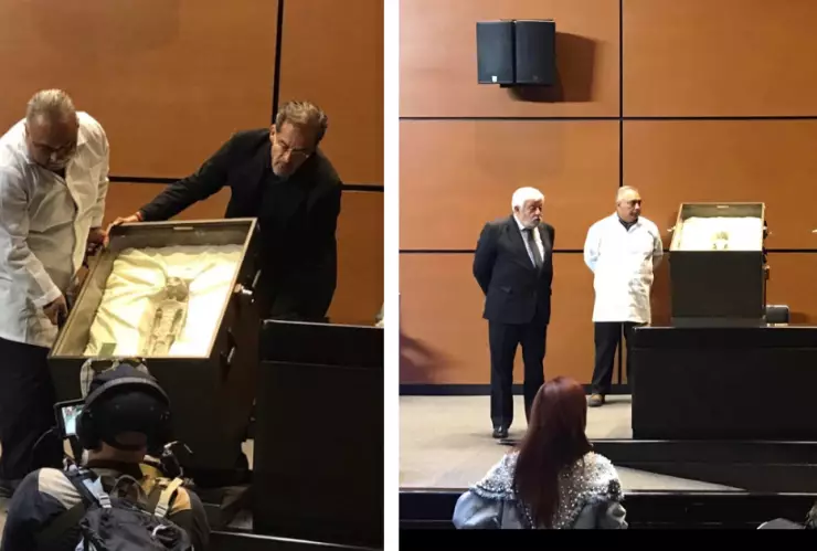 VIDEO_ Jaime Maussan exhibe cuerpos de extraterrestres en México