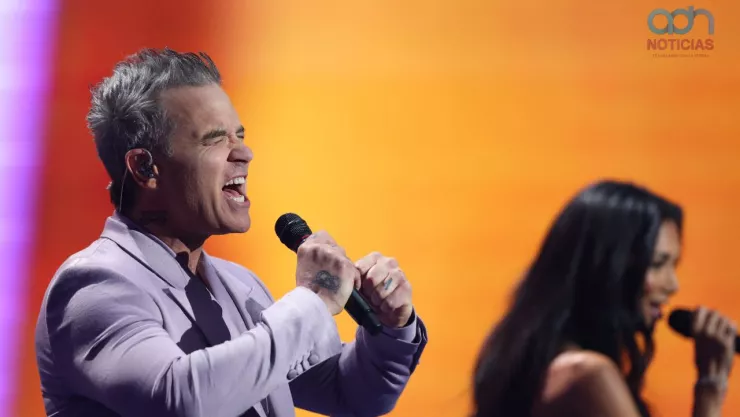 Robbie Williams interpreta ‘Desire’ el himno de la FIFA