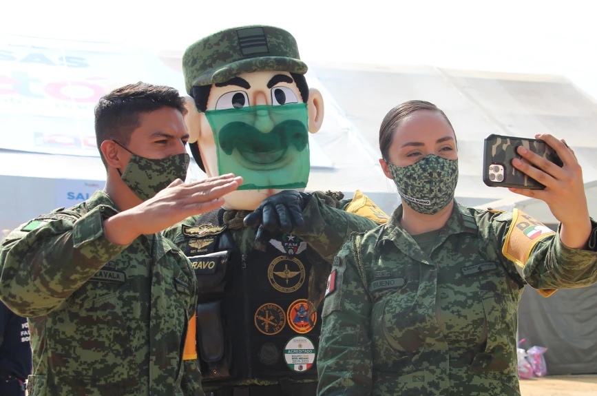 ¡NOS VISITÓ LA SOLDADO ALEXA BUENO, EL SOLDADO ZAVALA Y EL SARGENTO BRAVO!