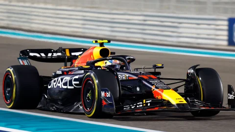 Checo Pérez en el Gran Premio de Abu Dhabi