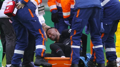 Neymar sale lesionado con el PSG