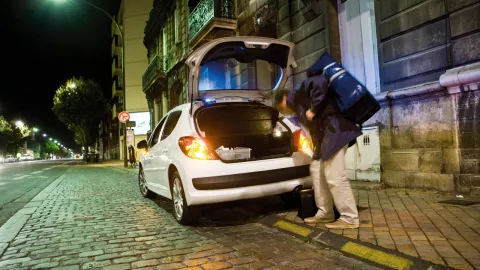 Multa por estacionarte en la banqueta