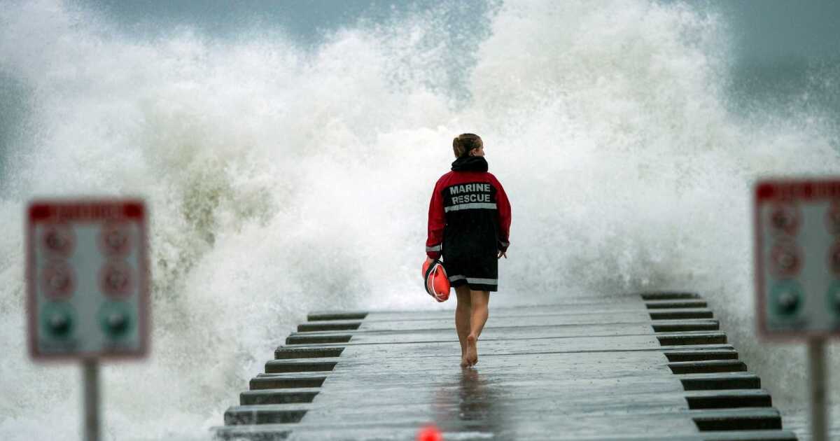 Comienzan evacuación de poblaciones por tormenta "Iota"