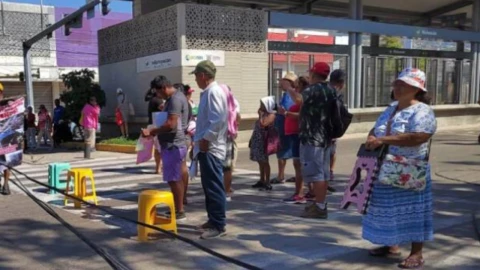 Rectivan bloqueos en Acapulco, exigen ser censados recibir apoyos Otis