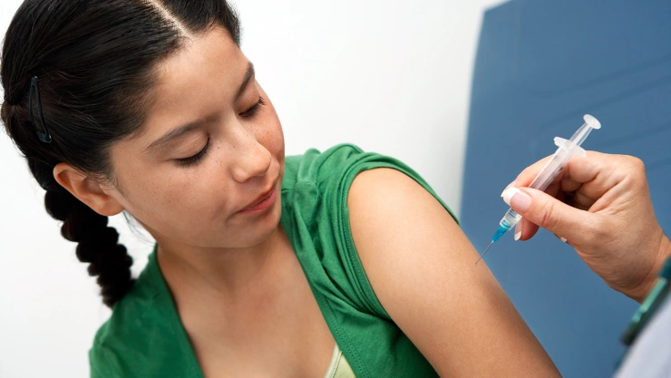 Chiapas lanza campaña #DosMásUno, lleva a vacunar a 2 personas y te vacunan