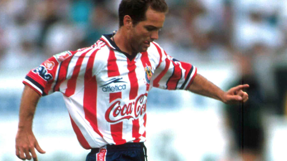 Luis García vistió la playera de Chivas y América