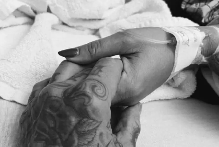 Kourtney Kardashian es sometida a cirugía fetal de emergencia