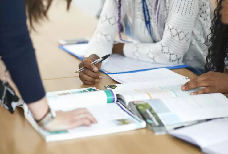 Varias entidades de la República Mexicana no distribuirán los libros de texto gratuitos de la SEP hasta que lo dictamine el Poder Judicial.