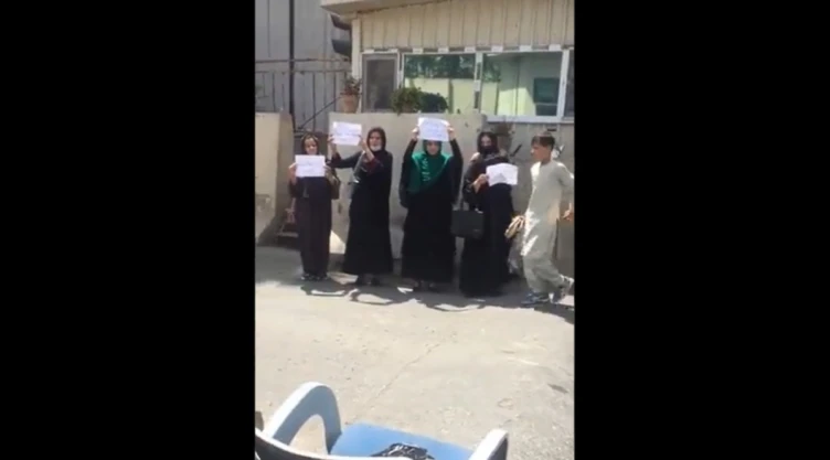 mujeres-afganas-talibanes-kabul