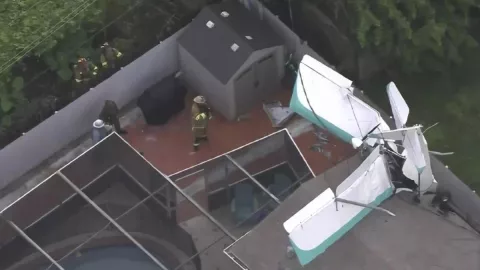 Avioneta se estrella en una casa de Florida y mueren 2 personas