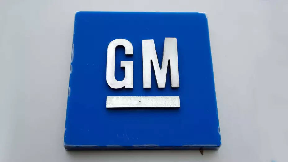 Logotipo de General Motors en Hamtramck, Michigan.