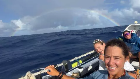 mujeres mexicanas Oceánida arcoiris.jpeg