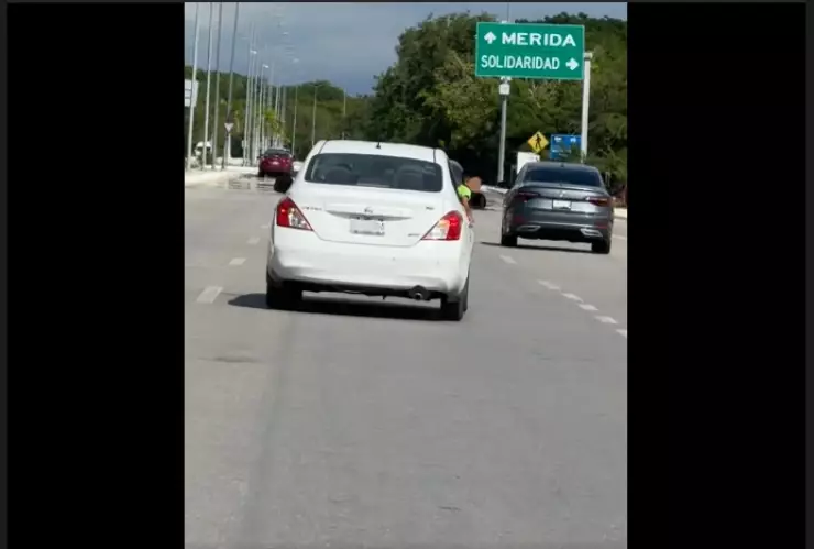 Indignación en Campeche por presunta irresponsabilidad víal; menor de edad a punto de sufrir acciden